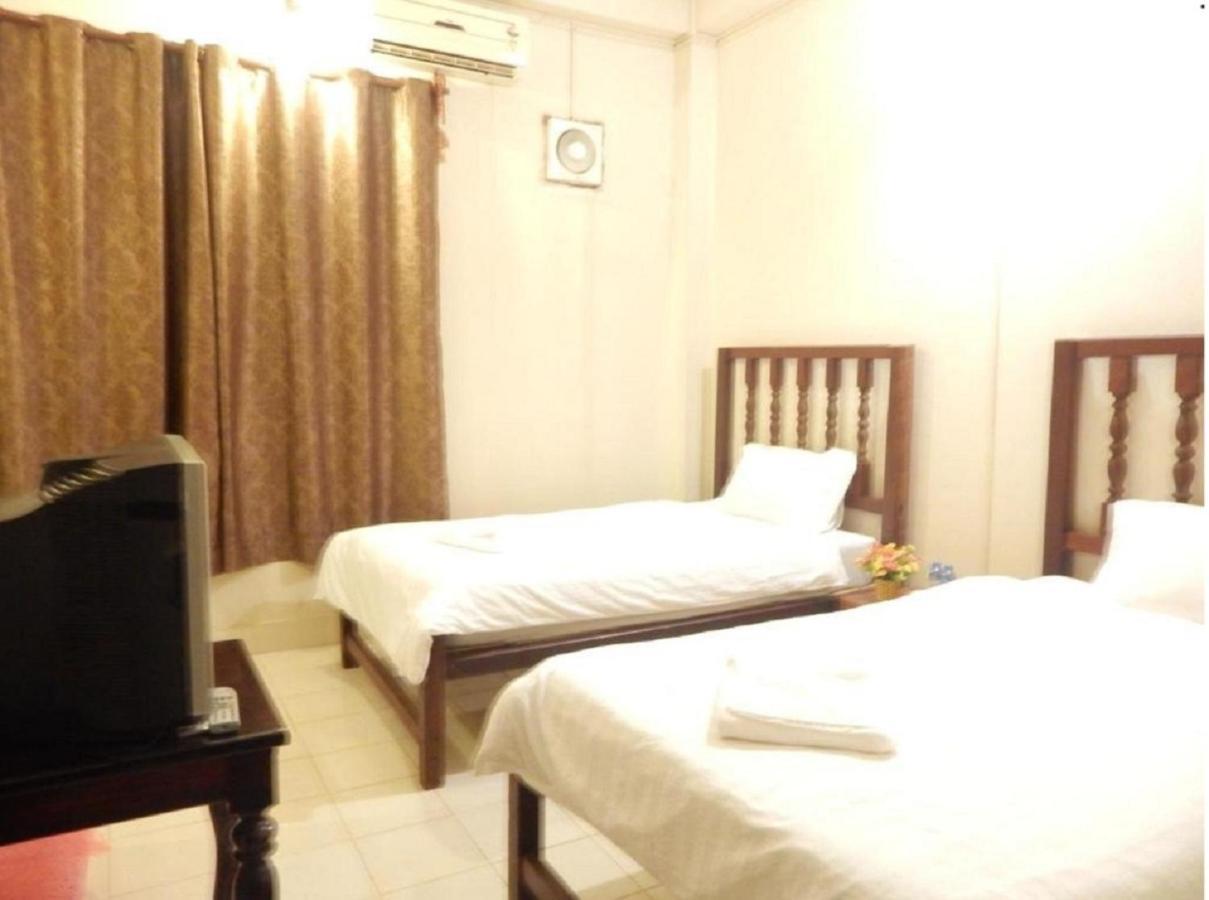 วังเวียง คาเมลเลีย โฮเต็ล Hotel ภายนอก รูปภาพ